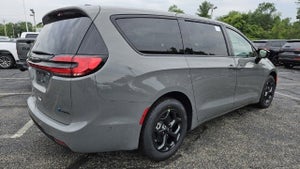 2023 Chrysler Pacifica Plug-In Hybrid LIMITED